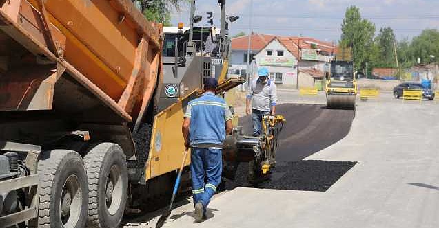 Büyükşehir caddeleri yeniliyor