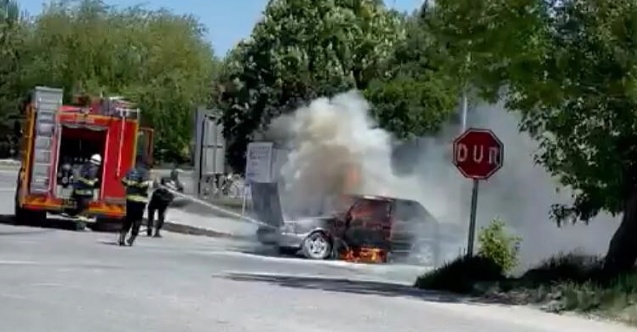 Otomobil esrarengiz bir şekilde alev aldı