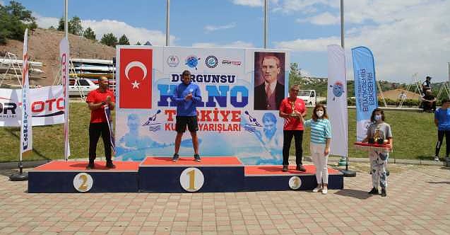 Türkiye kupası için Eskişehir'de kürek çektiler