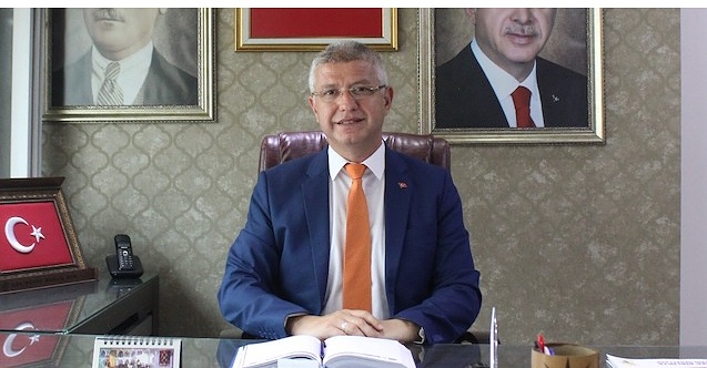 AK Parti'den #ÇaylarBizdenSohbetSizden kampanyası