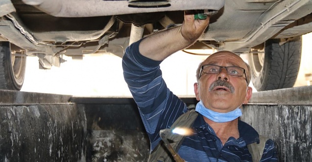 Ömrünü egzoz tamirine adadı