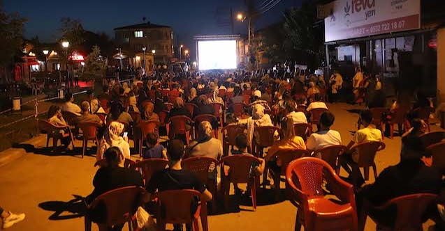 Mahmudiye ve Çifteler'de sinema geceleri