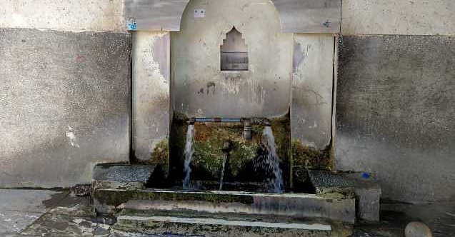 Tarihi çeşme restorasyon bekliyor
