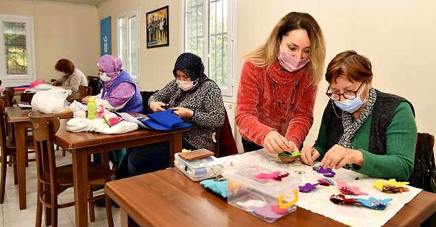 Tepebaşı'nda kadınlar öğrenerek sosyalleşiyorlar