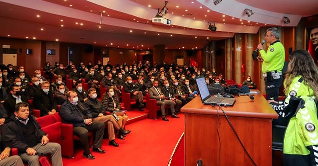 Büyükşehir'in şoförlerine trafik semineri!