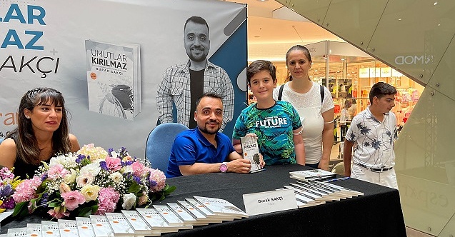 Burak Sakçı Eskişehir'de sevenleriyle buluştu