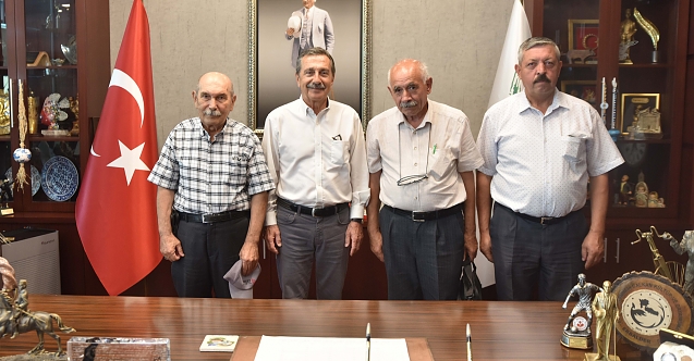 Pir Ahmet Efendi Derneği Başkan Ataç'la birlikte