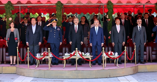 Valilik Meydanı'nda anlamlı tören!