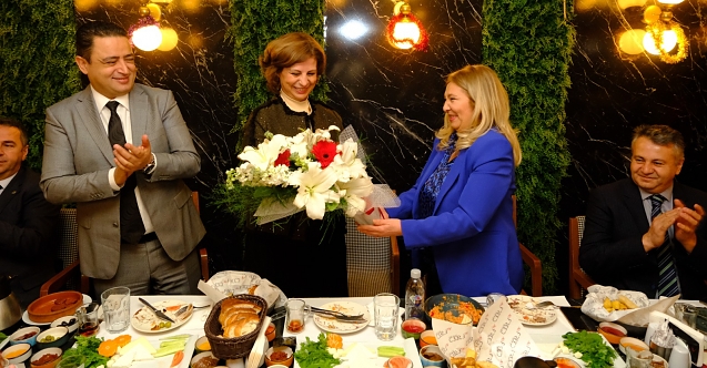 Eskişehir zabıtası yeni yılı kutladı! Ayşe Ünlüce de katıldı