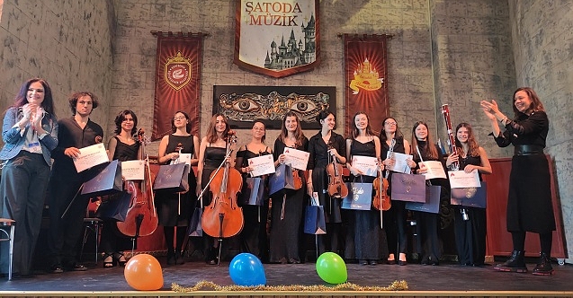 Masal Şatosu’nda 2022’nin son konseri büyüledi