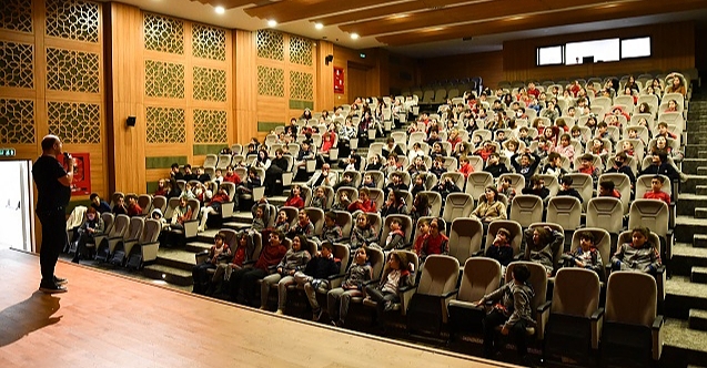 Öğrencilere hayvan sevgisi aşılanıyor