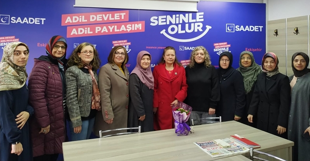 İYİ Partili kadınlar Saadet Partisi ve esnafla buluştu