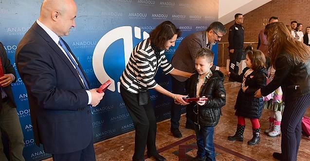 Anadolu Üniversitesi ailesi geleneğini sürdürdü