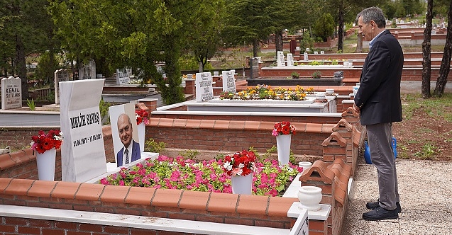 Melih Savaş kabri başında anıldı