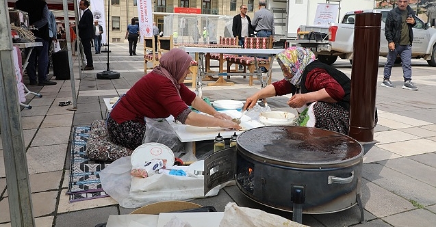 Valilik Meydanında ekolojik köye yoğun ilgi