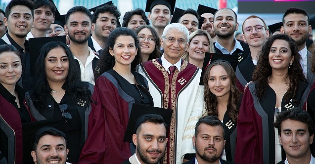 ESTÜ mezunlarını törenle uğurladı
