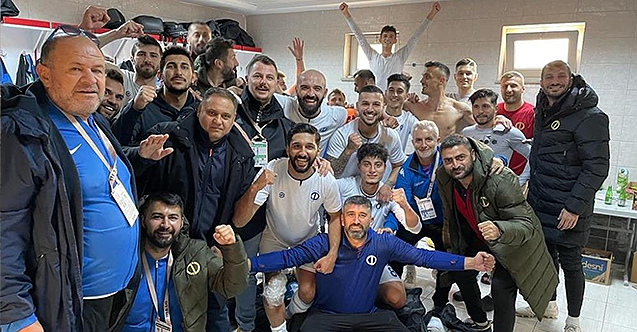 Anadolu Üniversitesi play-off hattını bırakmıyor