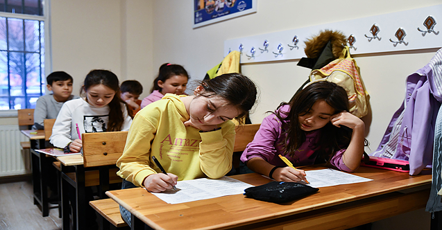 Tepebaşı Belediyesi öğrencilerin yanında