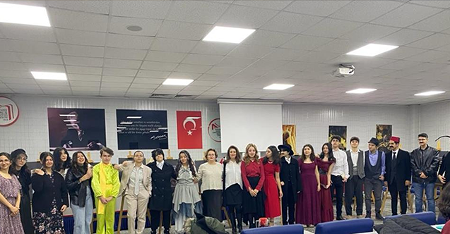 Eskişehir Atatürk Lisesi’nden ‘Dünya Roman Kahramanları’ günü sergisi