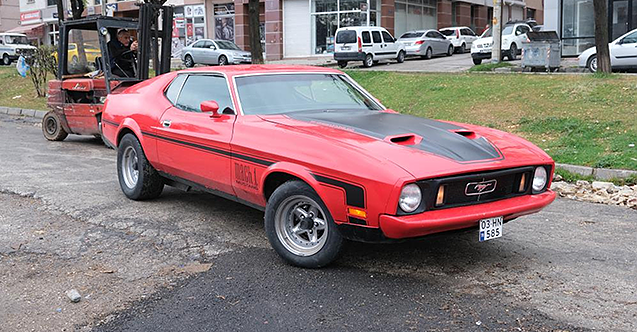 Gözü 1973 yapımı o model araçtan başkasını görmüyor