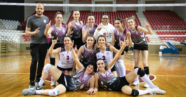 ESTÜ voleybol takımları Üniversitelerarası Voleybol Süper Ligi'nde