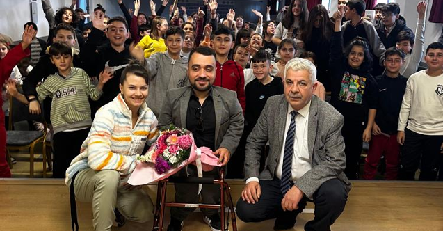 Burak Sakçı miniklere tecrübelerini aktardı