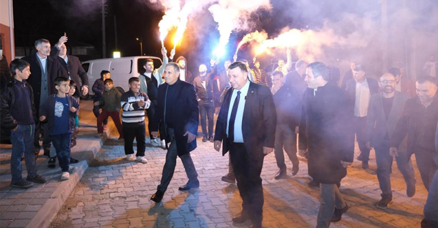Özkan Alp'e coşkulu karşılama