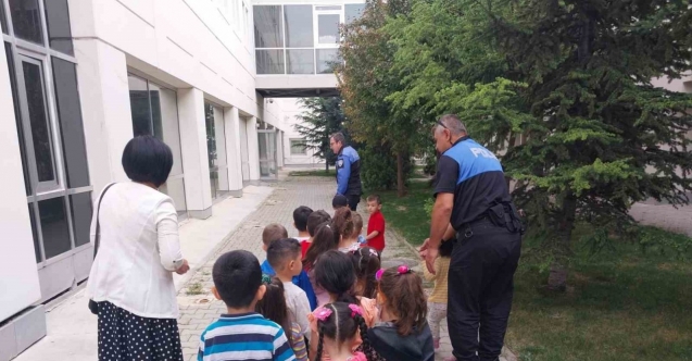 Anaokulu öğrencileri İl Emniyet Müdürlüğü’nün yerleşkelerini ziyaret etti
