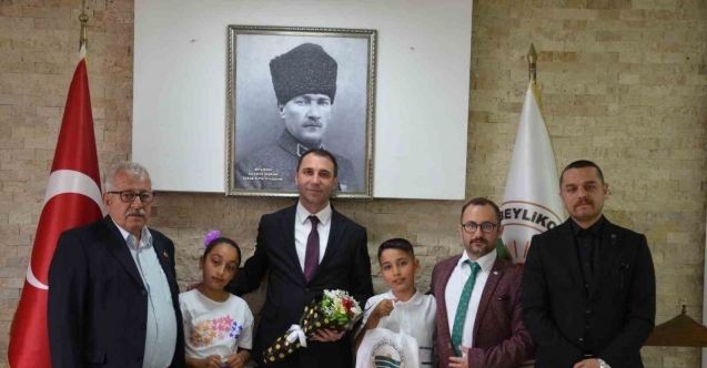 Başkanlık koltuğu 23 Nisan´da koltuk Havin ve Adar’ın oldu