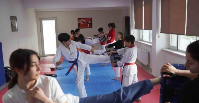 Çocuklar kendilerini savunmayı öğreniyor