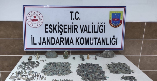 Jandarma ekipleri bin 866 adet tarihi eser ele geçirdi