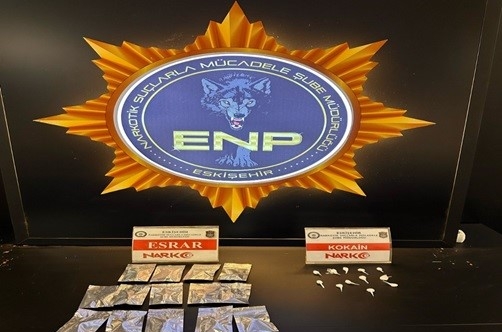 Polis ekiplerinin uyuşturucu operasyonunda 9 kişi yakalandı
