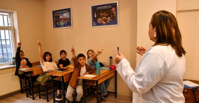 Tepebaşı Belediyesi eğitim ve etkinlikler ile çocukların gelişimine önemli katkılar sunuyor