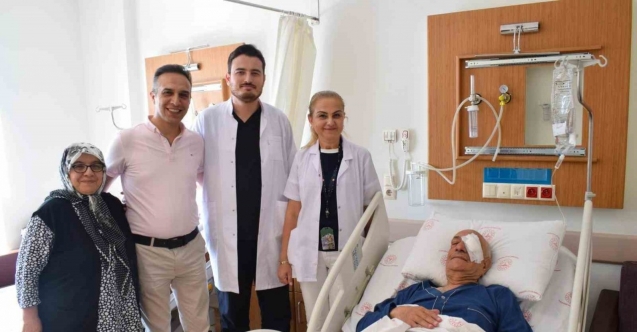 75 yaşındaki hastanın kornea nakli başarıyla yapıldı