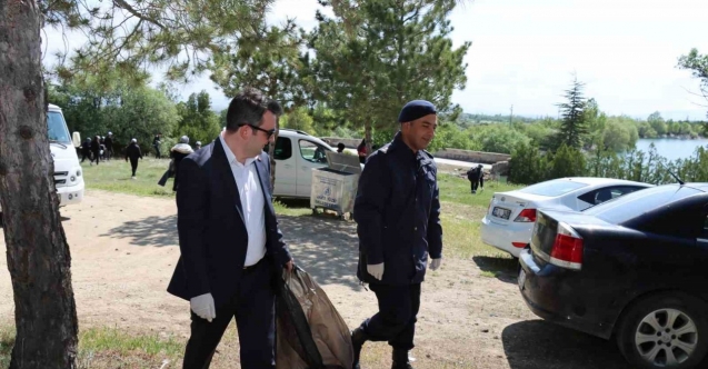 Günyüzü’ndeki ormanlık alanda mıntıka temizliği yapıldı