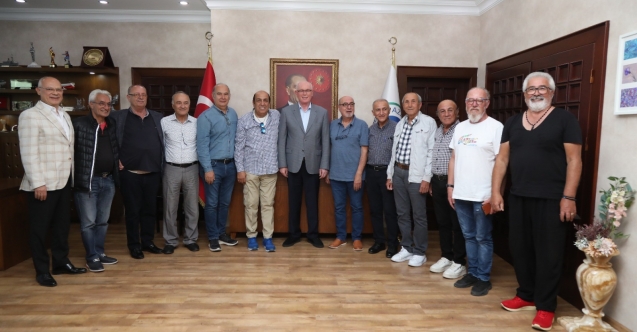 Hababam Sınıfı’nın oyuncuları Başkan Kurt’u ziyaret etti