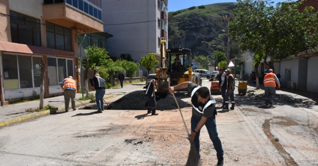 İnönü Belediyesi asfaltlarda yama çalışması başlattı