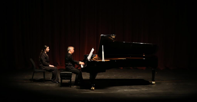 Manafov büyük beğeni topladı