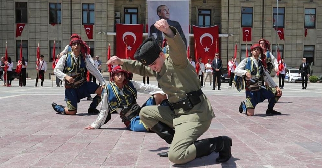 Atatürk'ün Eskişehir'i ziyaretinin 104'üncü yıl dönümü törenle kutlandı