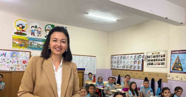 Minik eller Azerbaycan’daki kardeşlerine duydukları sevgilerini satırlara döktü