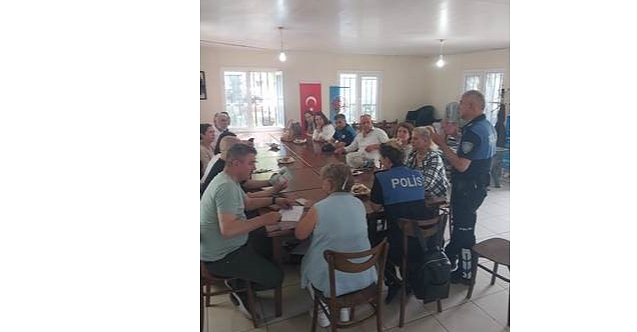Polis ekiplerinin katılımıyla muhtarlar toplantısı düzenlendi