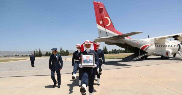 Şehit Hava Pilot Albay Gökhan Özen’in naaşı Eskişehir’e getirildi