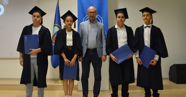 Üstün yeteneklilerin mezuniyeti