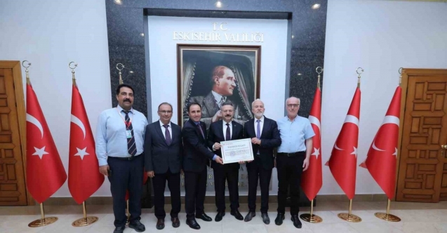 Vali Aksoy’dan Eskişehir Şehir Hastanesi’ne teşekkür belgesi