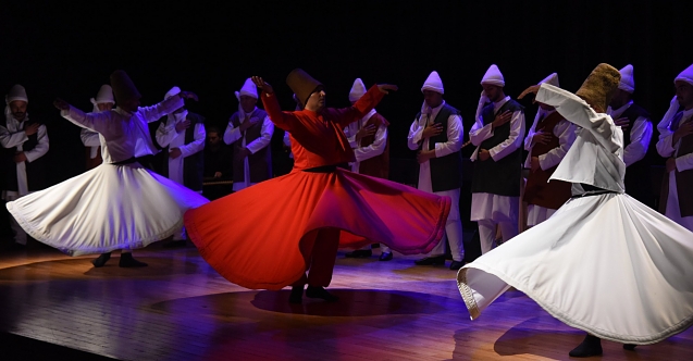 Yunus Emre şiirleri ve ilahileri ile anıldı