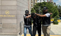Eskişehire 1 kilo uyuşturucu sokamaya çalışan şüpheli 3 araca çarptıktan sonra yakalandı