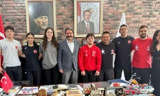 Milli Takım Sporcularından Eskişehir Gençlik ve Spor İl Müdürü Kalına Ziyaret