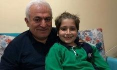 Oğlu için biriktirdiği parayı kaptırdı! Hayırseverler yetişti...