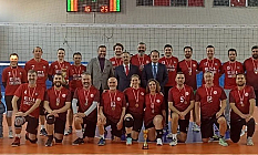 Öğretmenler yarıştı kupalarını aldı