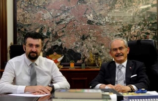 'Olmayacak duaya amin demem'